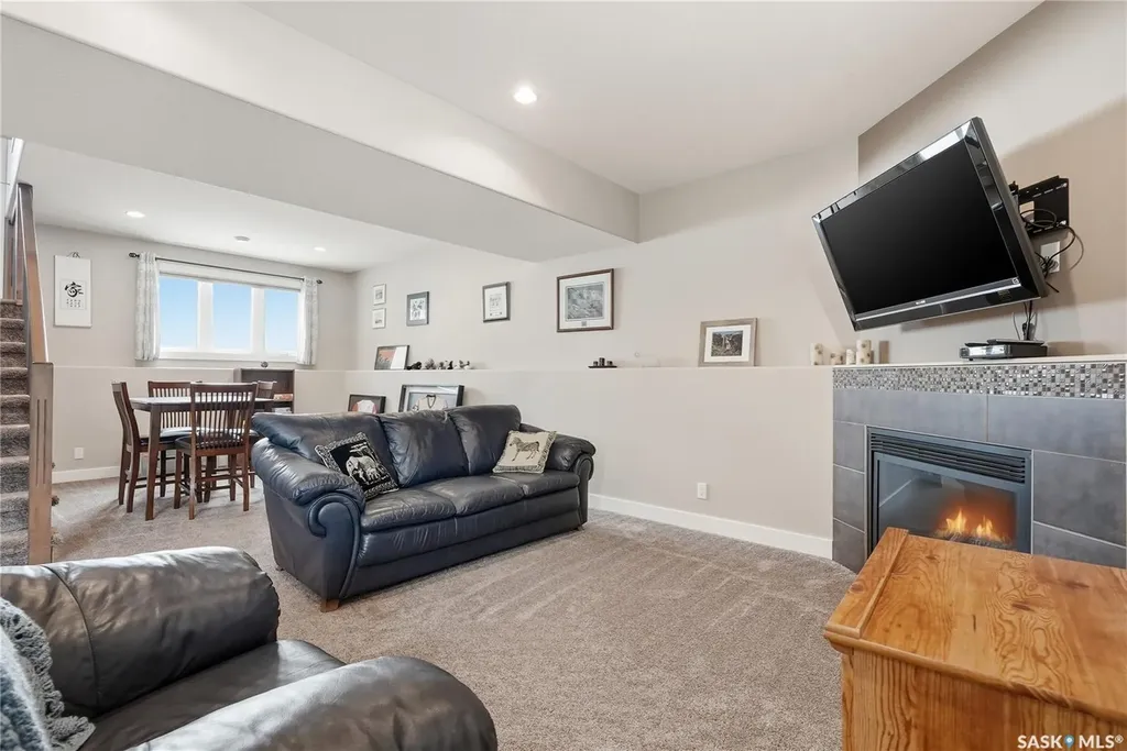 335 Mccallum Lane Saskatoon SK S7R 0C3