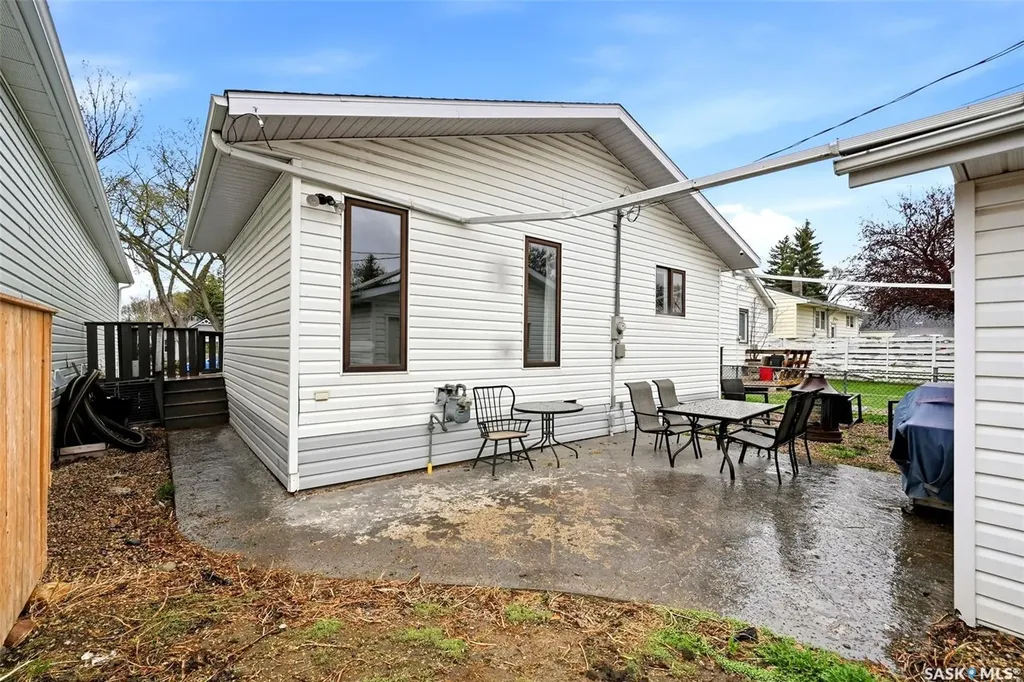 1439 Forget Street Regina SK S4T 4Y4