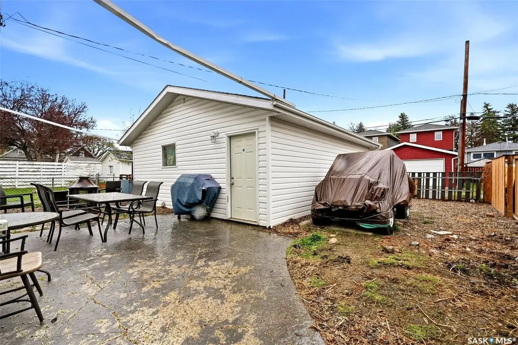 1439 Forget Street Regina SK S4T 4Y4