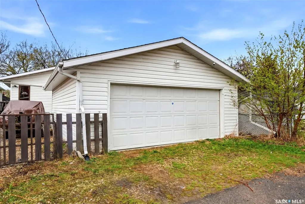 1439 Forget Street Regina SK S4T 4Y4
