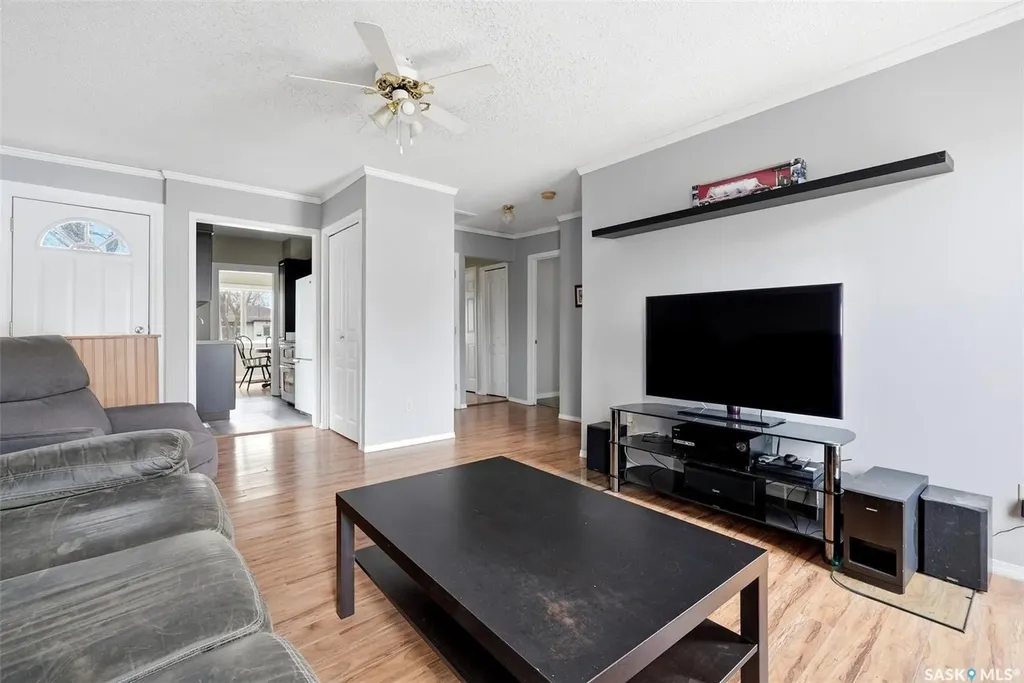 1439 Forget Street Regina SK S4T 4Y4
