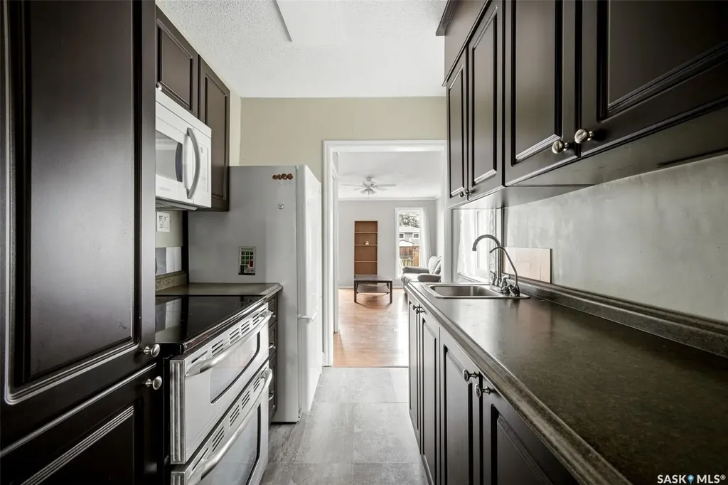1439 Forget Street Regina SK S4T 4Y4