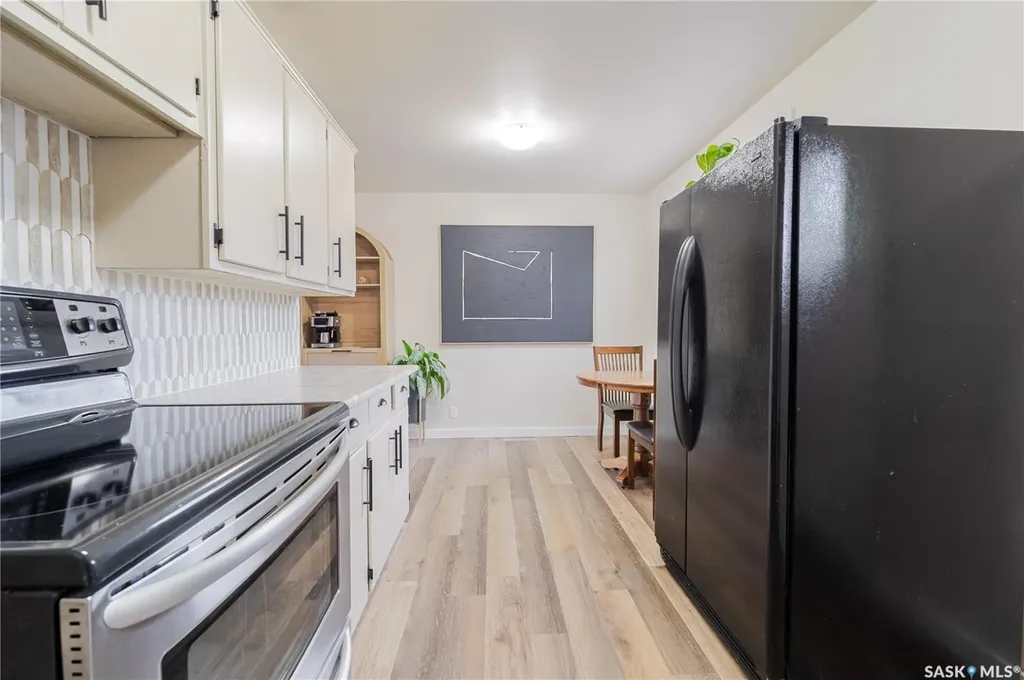 1009 Edmonton Street Moose Jaw SK S6H 3A9