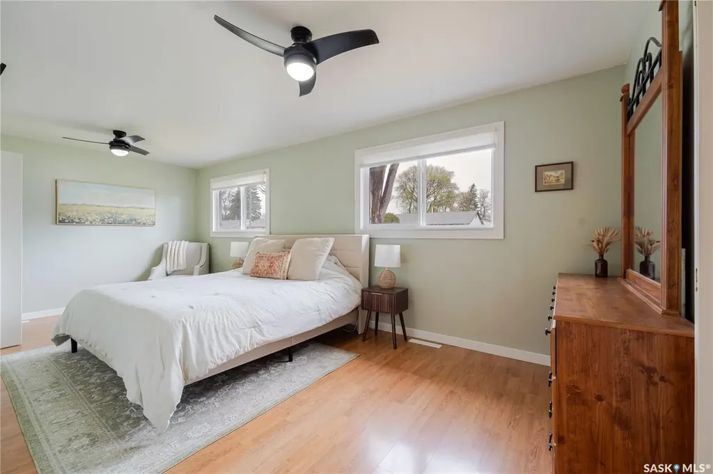 1009 Edmonton Street Moose Jaw SK S6H 3A9