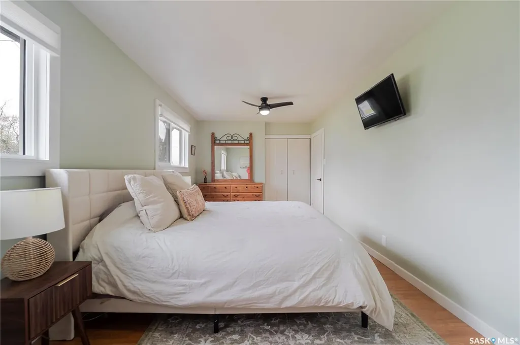 1009 Edmonton Street Moose Jaw SK S6H 3A9