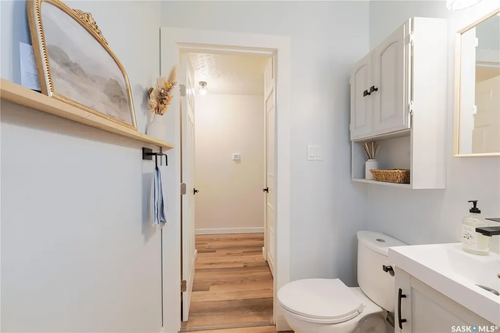 1009 Edmonton Street Moose Jaw SK S6H 3A9