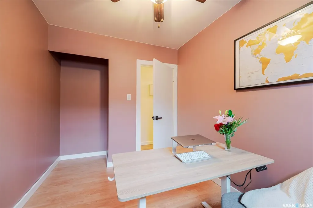 1009 Edmonton Street Moose Jaw SK S6H 3A9