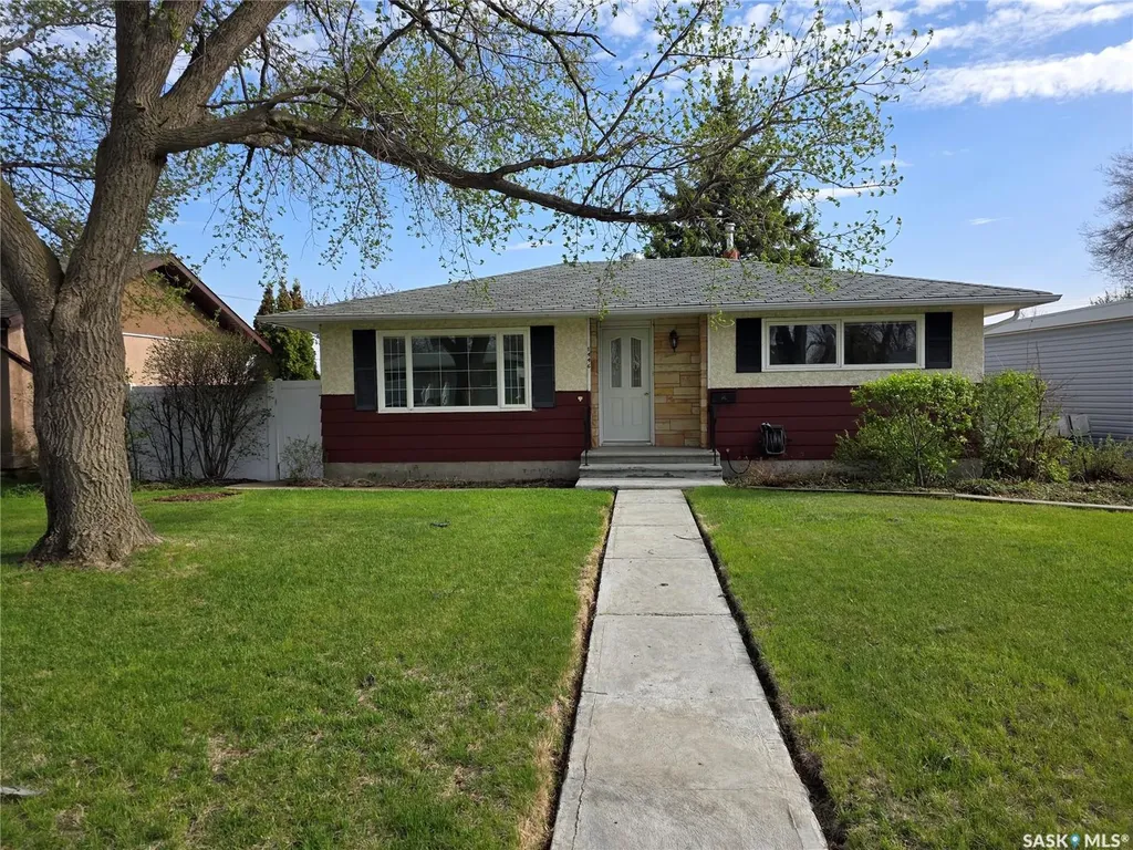 1446 Taylor Drive Swift Current SK S9H 1M9