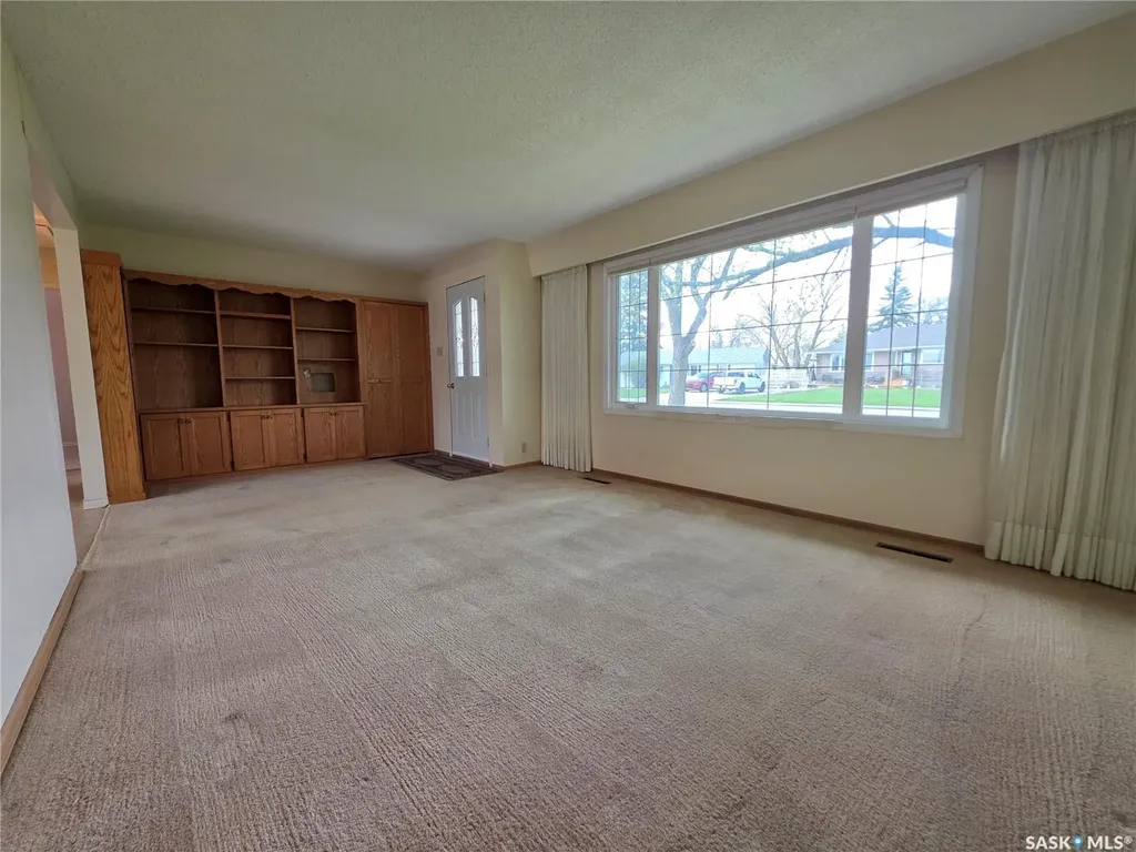 1446 Taylor Drive Swift Current SK S9H 1M9