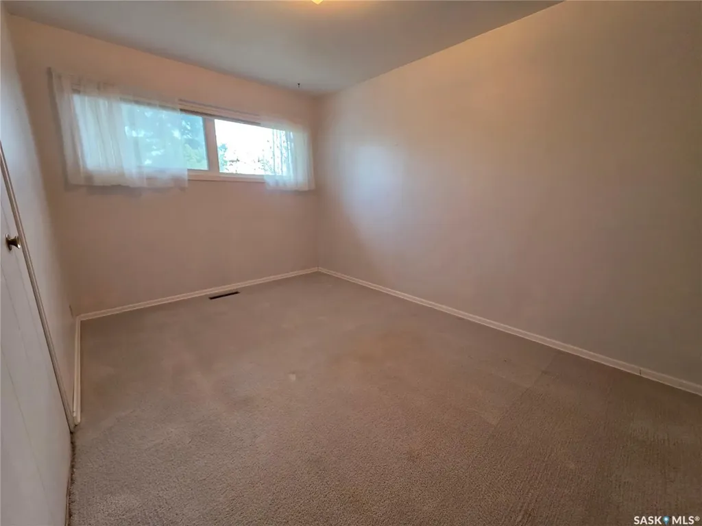 1446 Taylor Drive Swift Current SK S9H 1M9