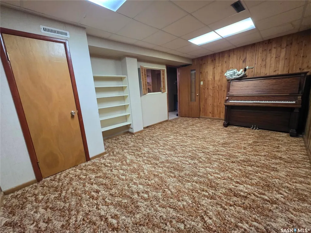 1446 Taylor Drive Swift Current SK S9H 1M9