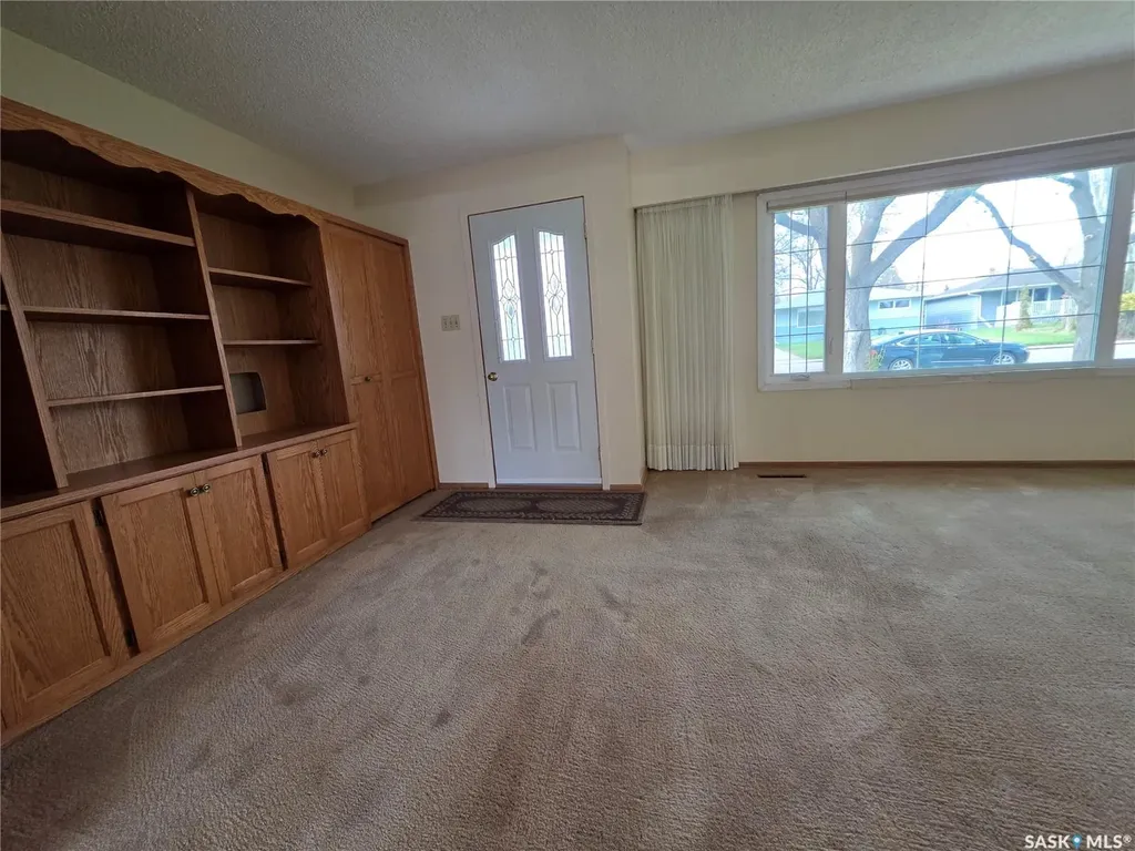 1446 Taylor Drive Swift Current SK S9H 1M9