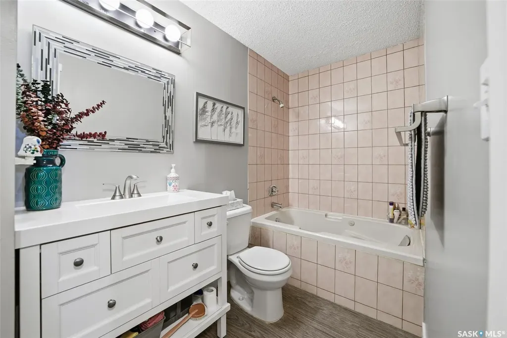 6962 Maple Brook Crescent Regina SK S4X 4J3