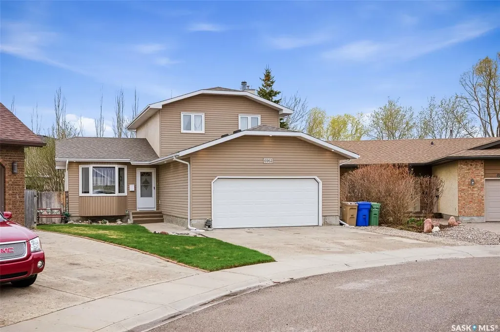 6962 Maple Brook Crescent Regina SK S4X 4J3