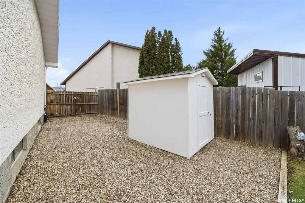 6962 Maple Brook Crescent Regina SK S4X 4J3