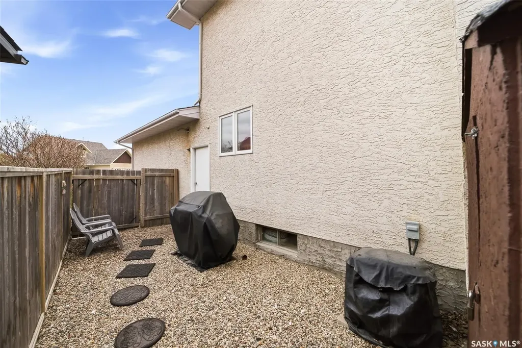 6962 Maple Brook Crescent Regina SK S4X 4J3