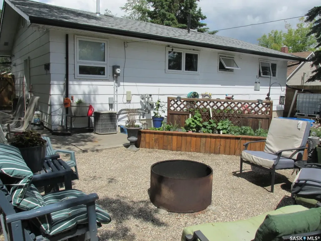 508 1st Avenue W Nipawin SK S0E 1E0