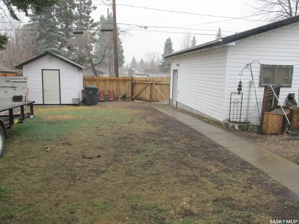 508 1st Avenue W Nipawin SK S0E 1E0