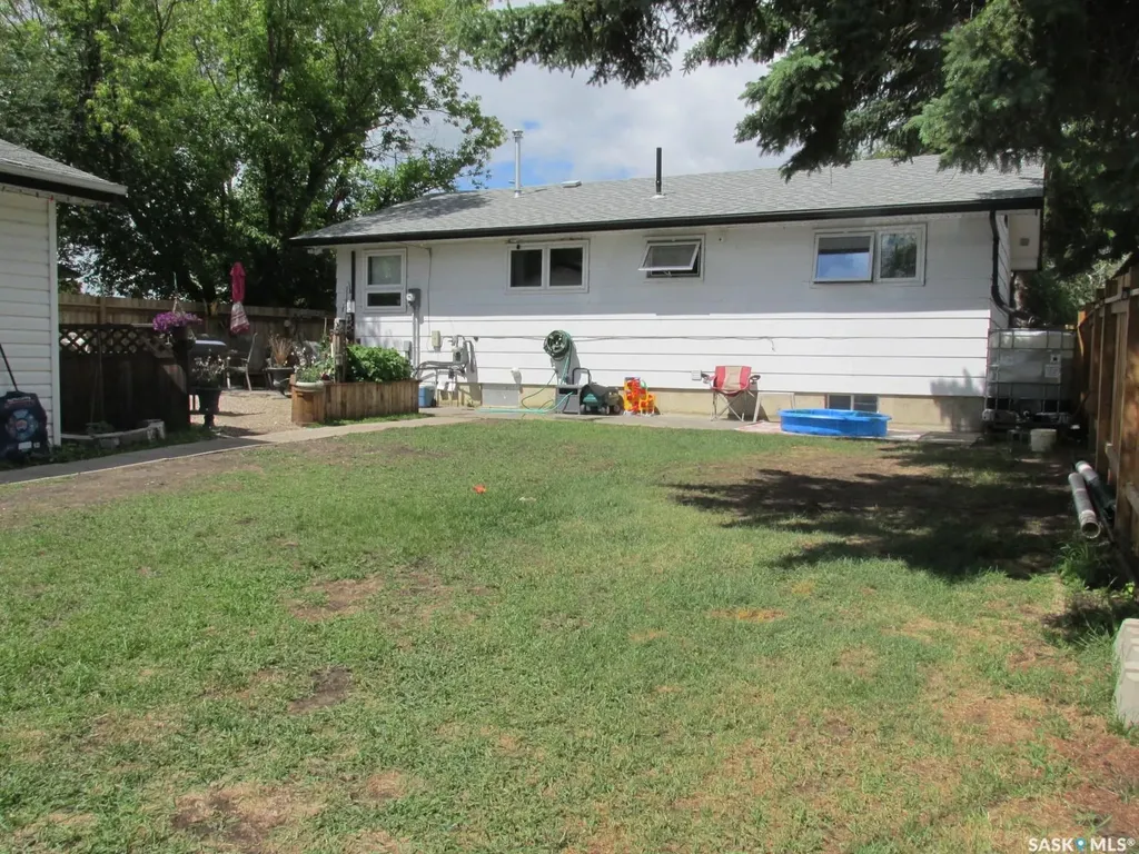 508 1st Avenue W Nipawin SK S0E 1E0