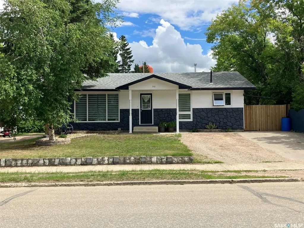 508 1st Avenue W Nipawin SK S0E 1E0