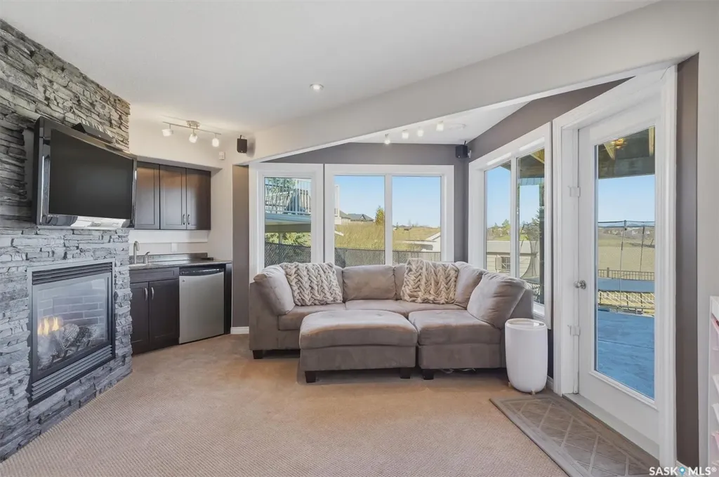 231 Willowgrove Boulevard Saskatoon SK S7W 1A1