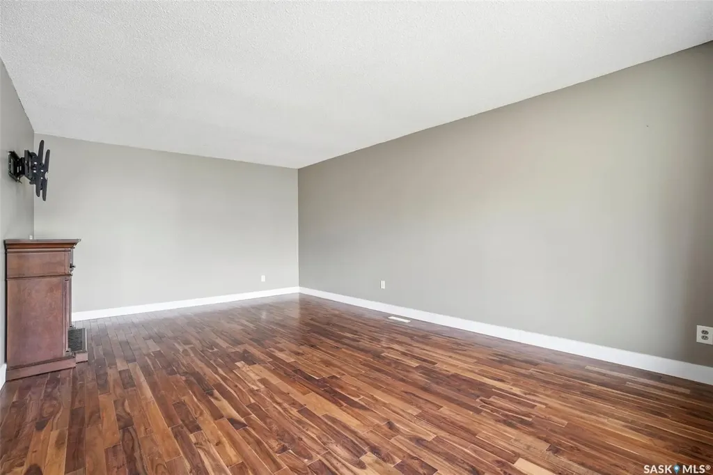 3413 Balfour Street Saskatoon SK S7H 3Z3