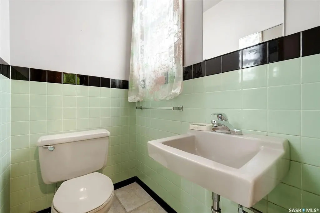 203 Angus Crescent Regina SK S4T 6N3