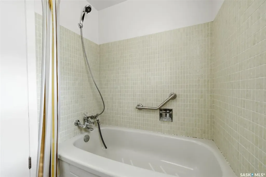 203 Angus Crescent Regina SK S4T 6N3