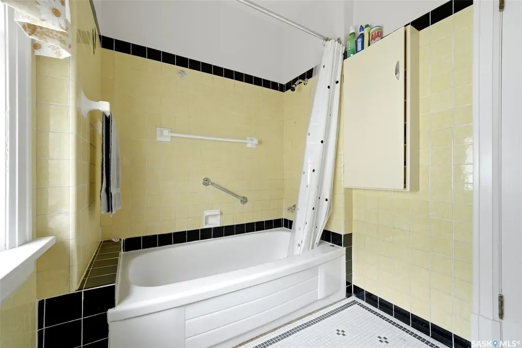 203 Angus Crescent Regina SK S4T 6N3