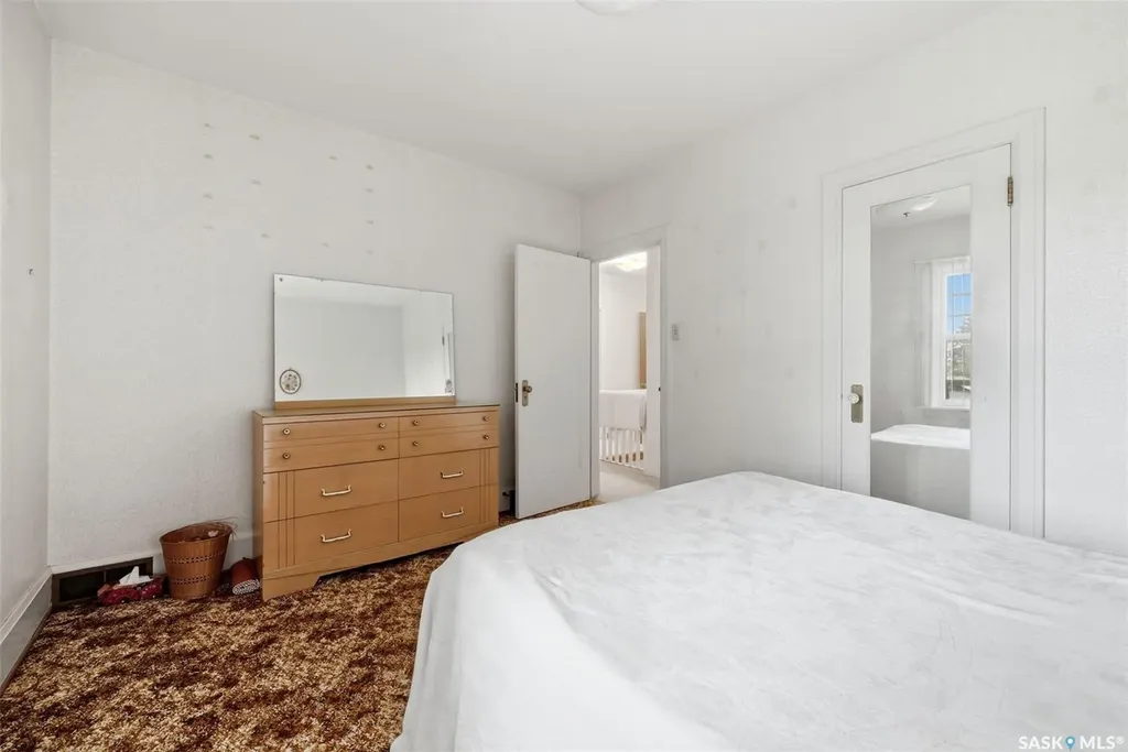 203 Angus Crescent Regina SK S4T 6N3
