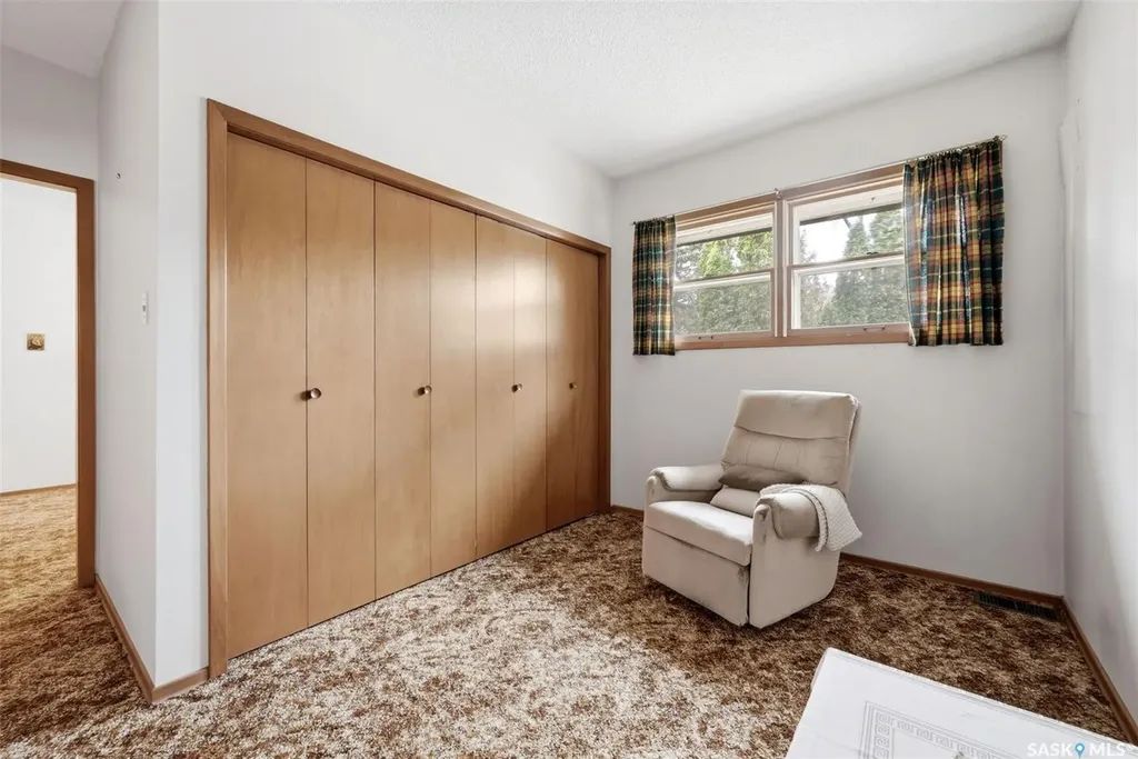 203 Angus Crescent Regina SK S4T 6N3