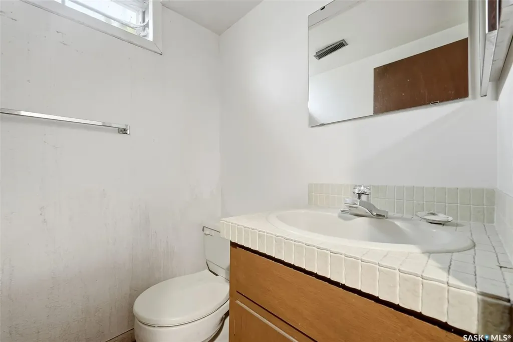 203 Angus Crescent Regina SK S4T 6N3