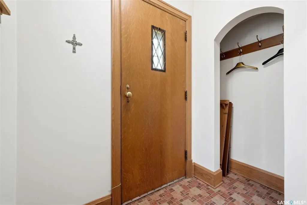203 Angus Crescent Regina SK S4T 6N3