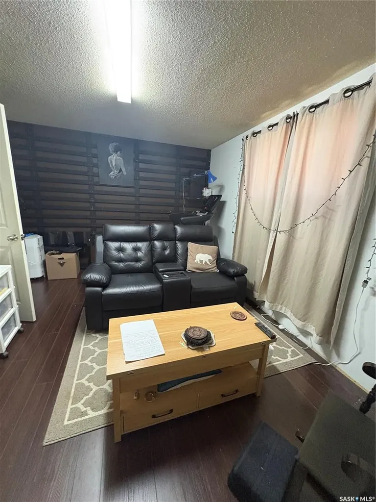 301 8th Avenue E Melville SK S0A 2P0