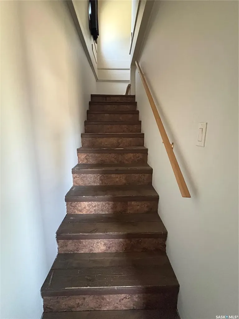 301 8th Avenue E Melville SK S0A 2P0