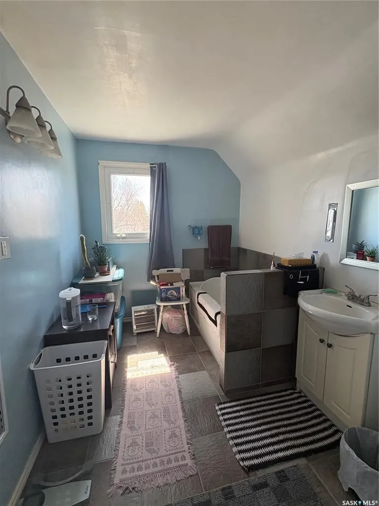 301 8th Avenue E Melville SK S0A 2P0
