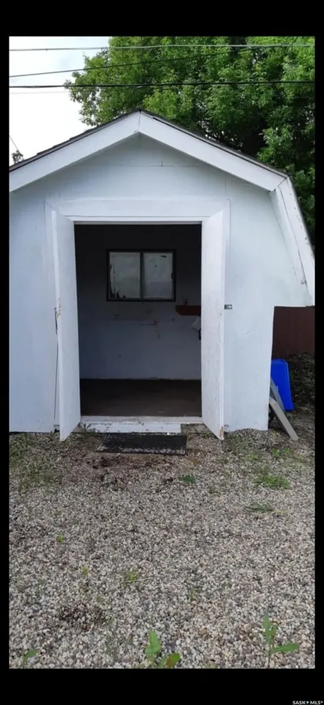 301 8th Avenue E Melville SK S0A 2P0