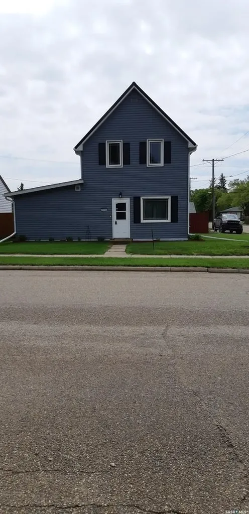 301 8th Avenue E Melville SK S0A 2P0