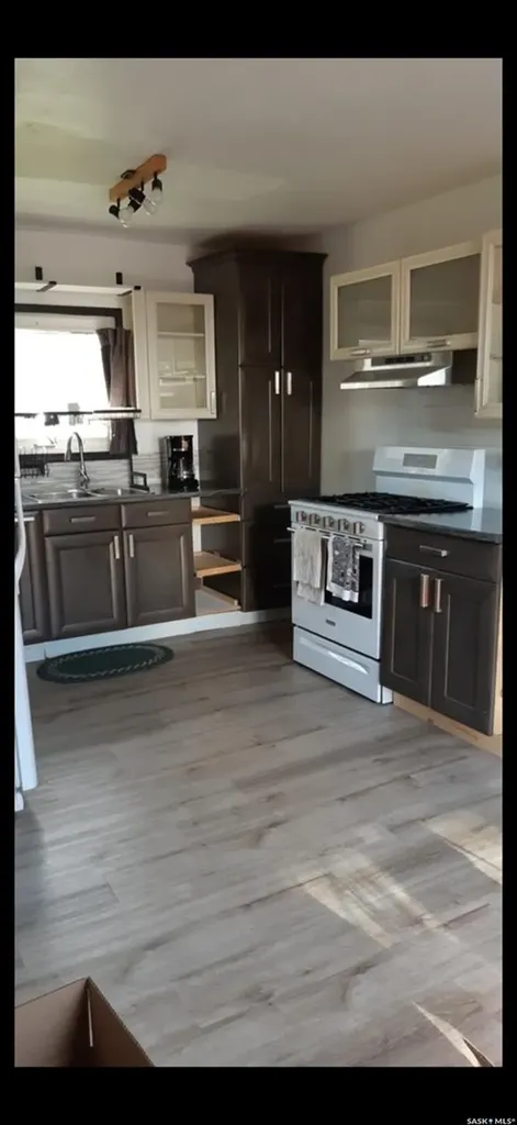 301 8th Avenue E Melville SK S0A 2P0