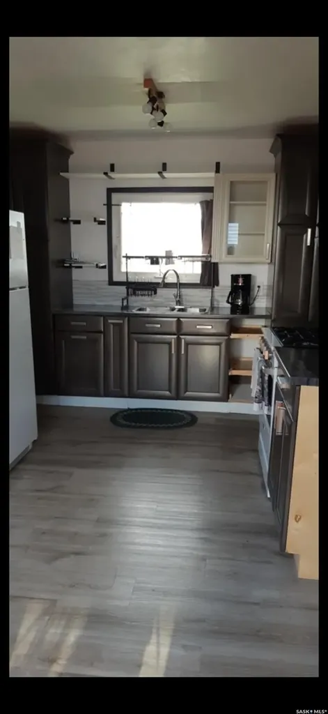 301 8th Avenue E Melville SK S0A 2P0