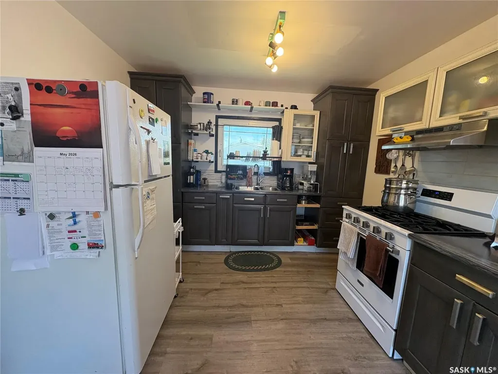 301 8th Avenue E Melville SK S0A 2P0