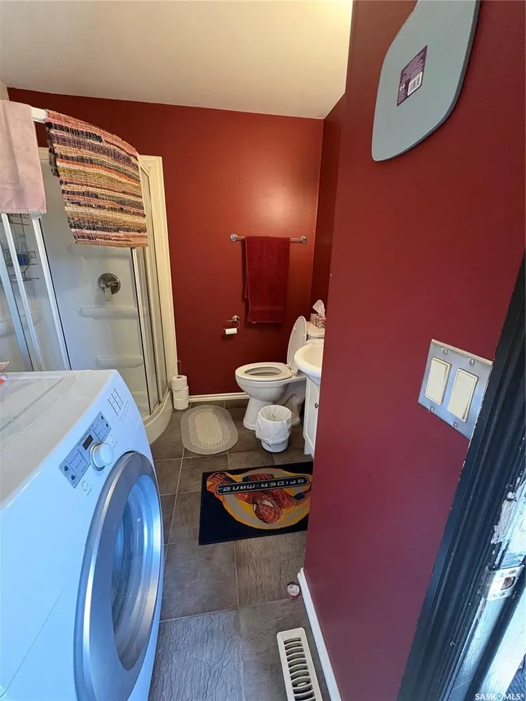 301 8th Avenue E Melville SK S0A 2P0