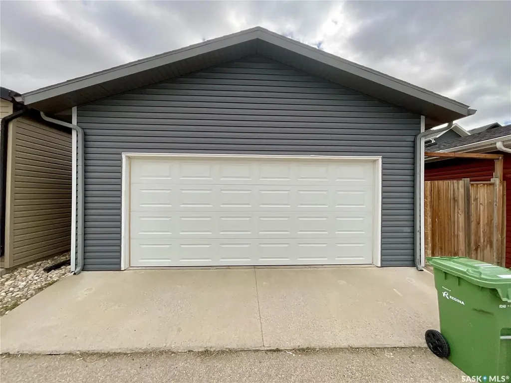 4117 Green Olive Way Regina SK S4V 1P8