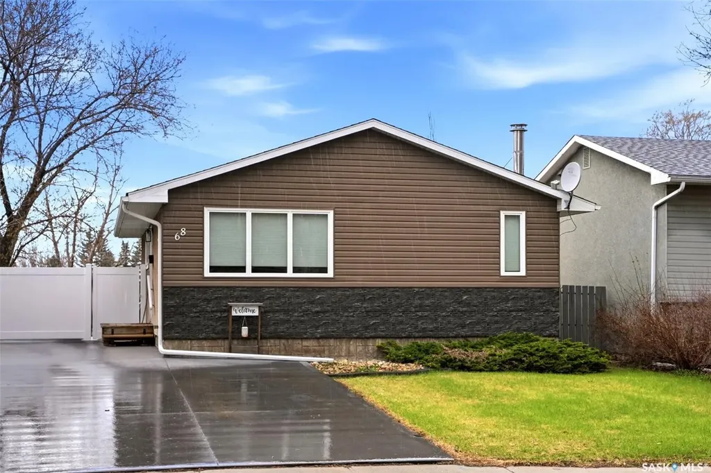 68 Carmichael Road Regina SK S4R 0C5