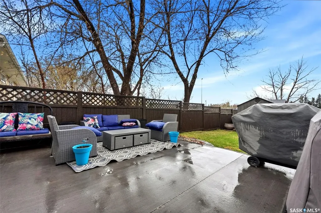 68 Carmichael Road Regina SK S4R 0C5