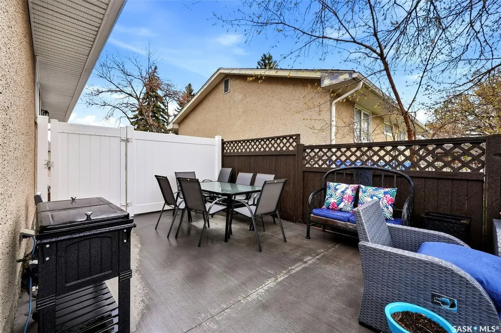 68 Carmichael Road Regina SK S4R 0C5