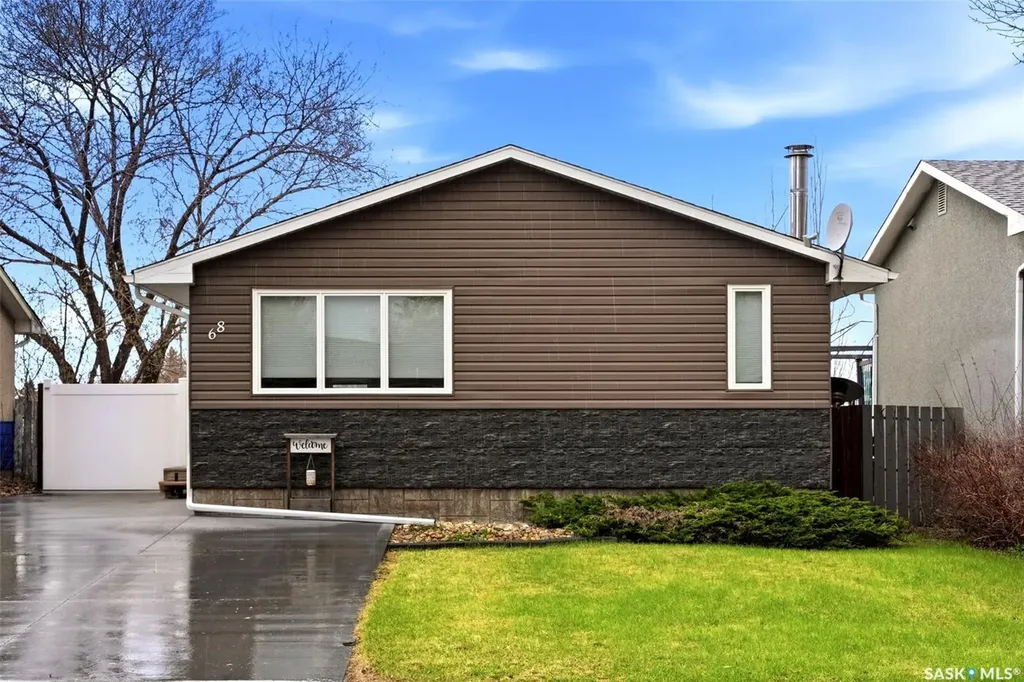 68 Carmichael Road Regina SK S4R 0C5