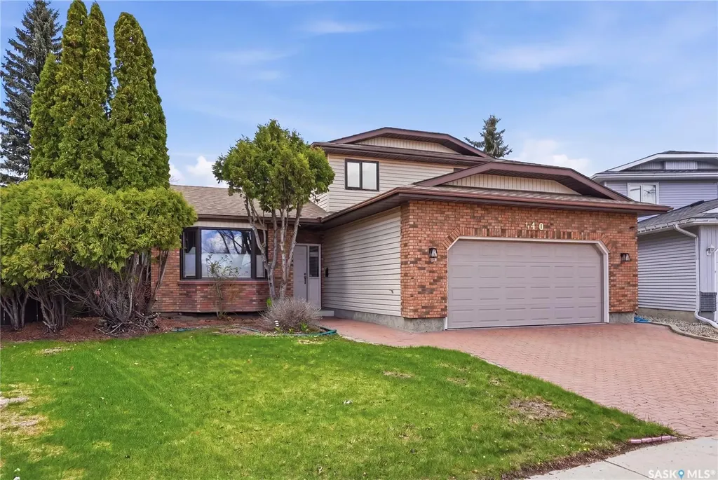 540 Nesslin Crescent Saskatoon SK S7J 4V5