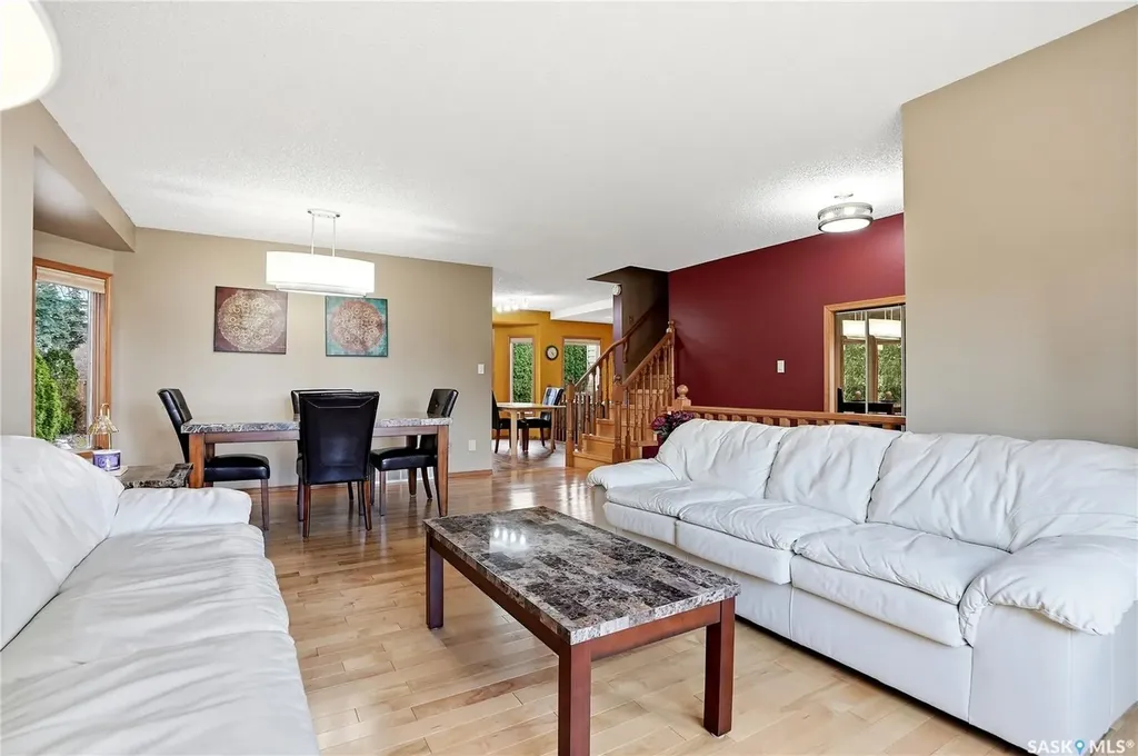 540 Nesslin Crescent Saskatoon SK S7J 4V5