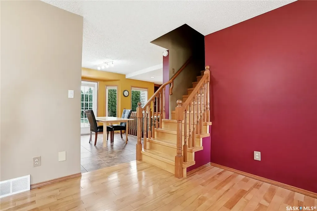 540 Nesslin Crescent Saskatoon SK S7J 4V5